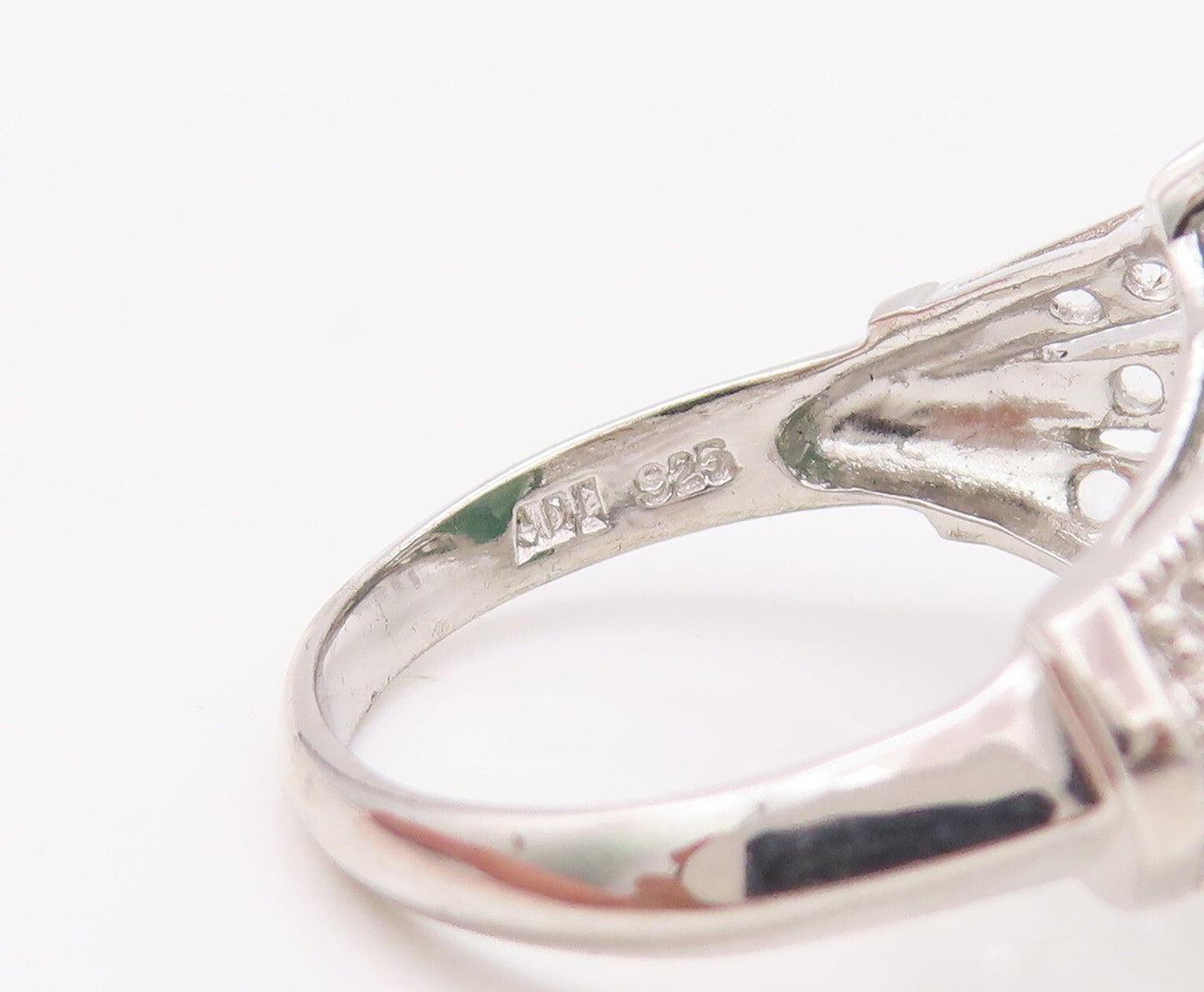 925 Sterling Silver Vintage Ring Oval Gemstone & CZ Cutout Neck Sz 7  RG30796