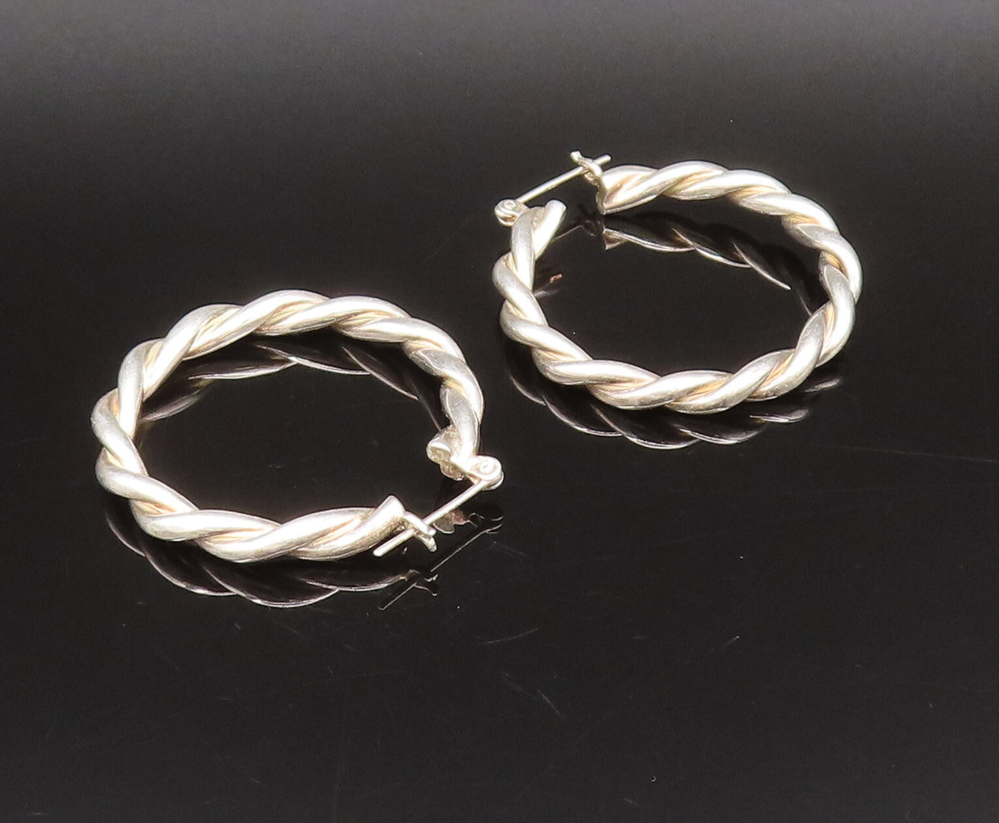 925 Sterling Silver  Vintage Fashionable Twisted Hoop Earrings  EG12269
