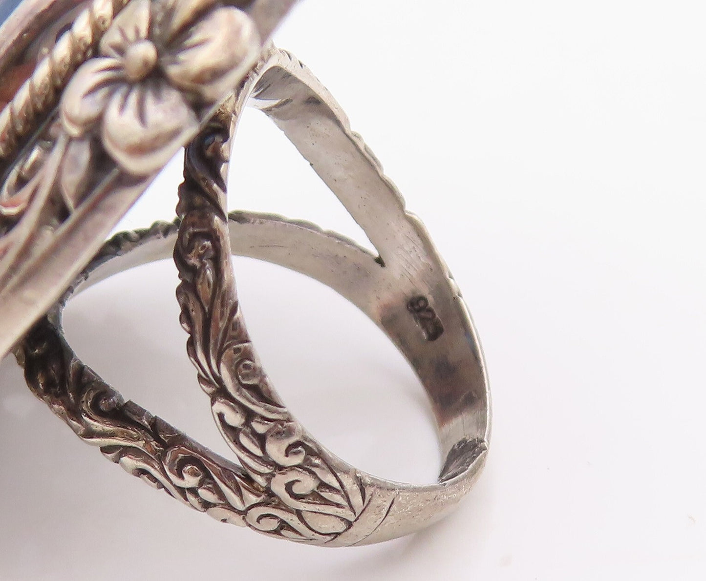 925 Sterling Silver Vintage Ring Oval Gemstone Floral Carved  SZ 6.5  RG32080