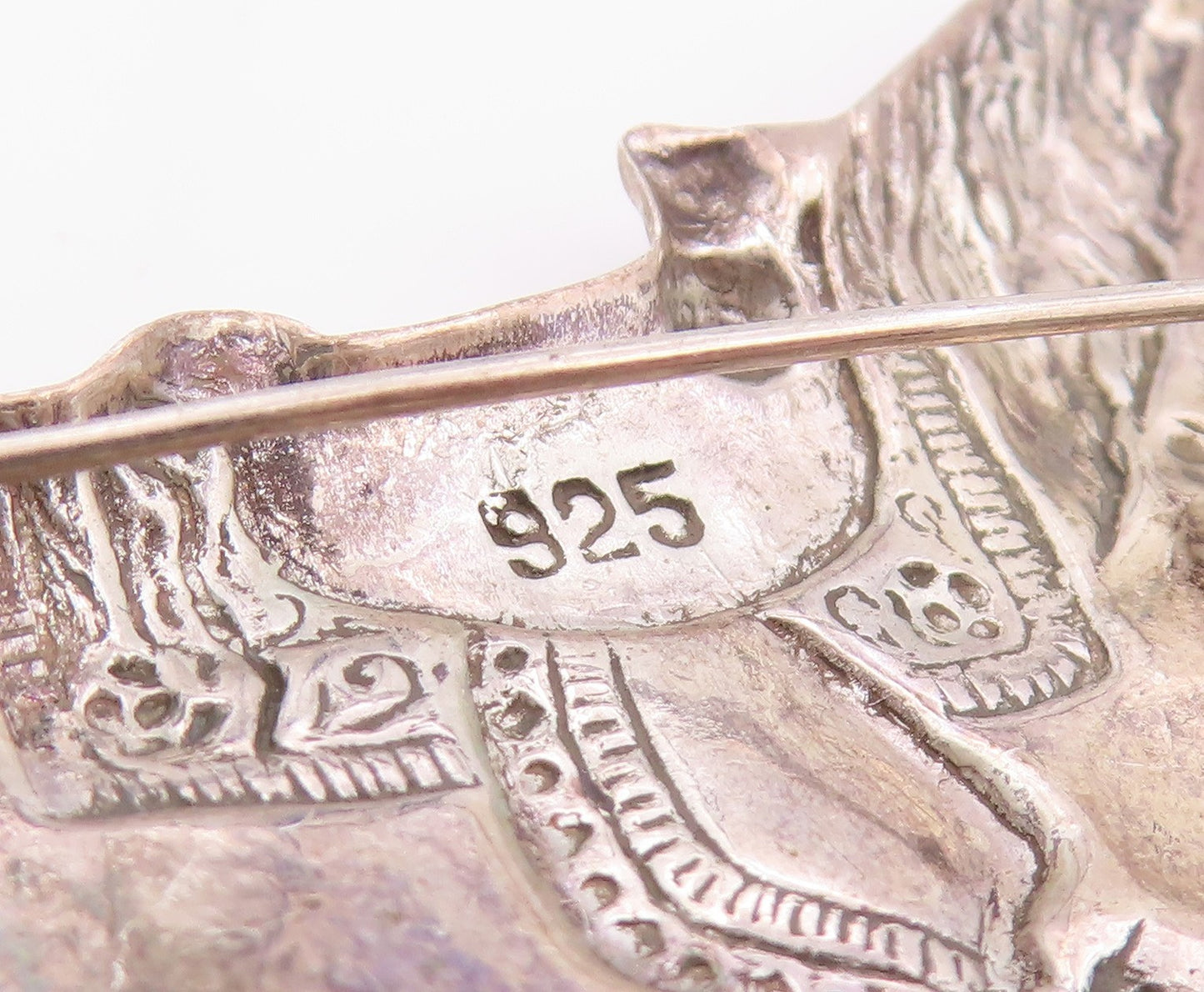925 Sterling Silver Vintage Brooch Pin Etched Horse With Western Saddle  BP12379