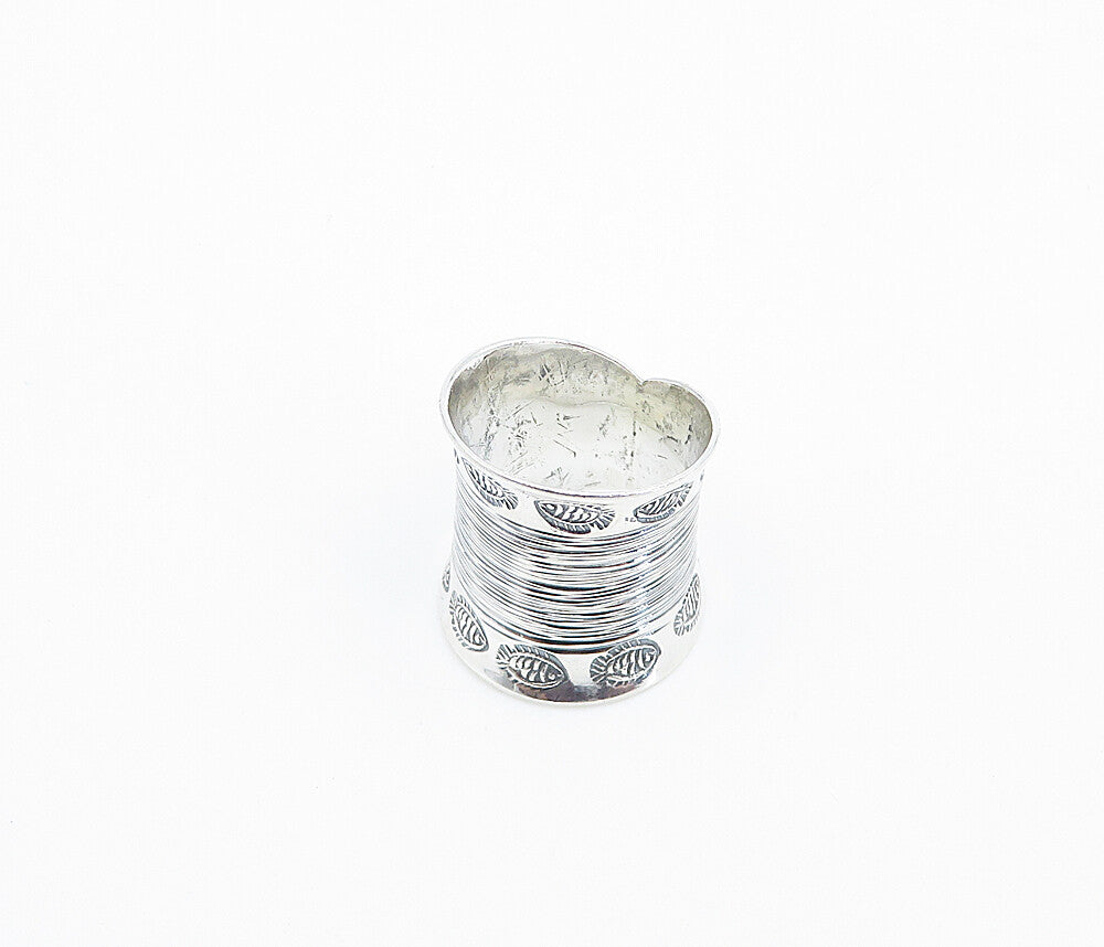 925 Sterling Silver  Etched Fish Pattern Concave Band Ring Sz 9.5  RG8543