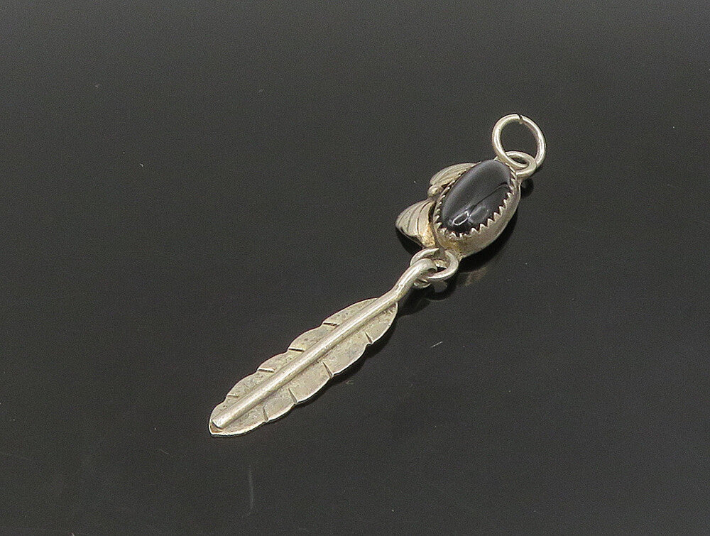 NAVAJO 925 Silver  Vintage Black Onyx Feather Floral Leaf Pendant  PT19556