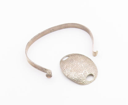 DESIGNER 925 Silver  Vintage Etched Pattern Shiny Hook Bangle Bracelet  BT8633