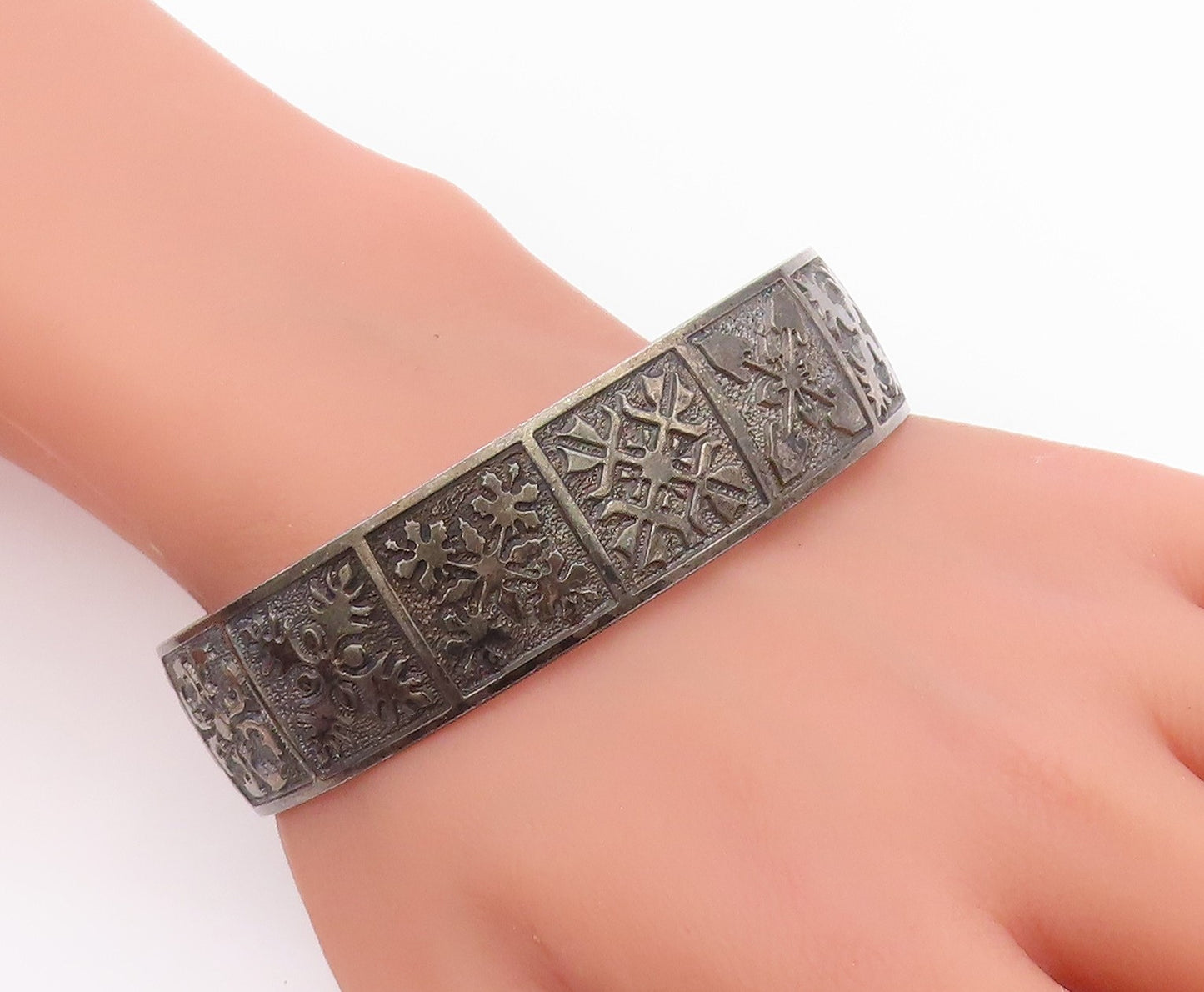 925 Sterling Silver Vintage Bracelet Classic Etched Floral Motif Bangle  BT11956