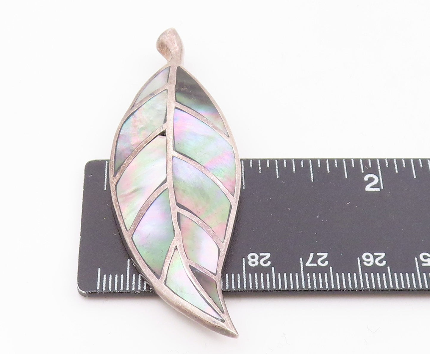 925 Sterling Silver  Vintage Mother Of Pearl Carved Leaf Pendant  PT20253
