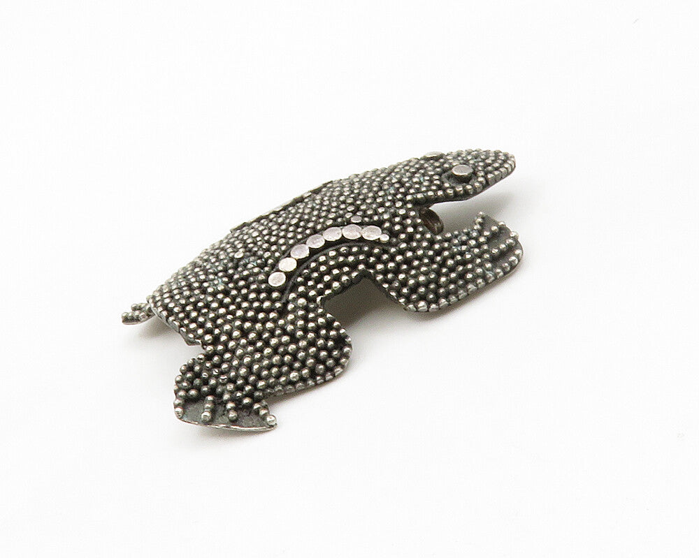 925 Sterling Silver  Vintage Circle Pattern Frog Toad Motif Brooch Pin  BP5235