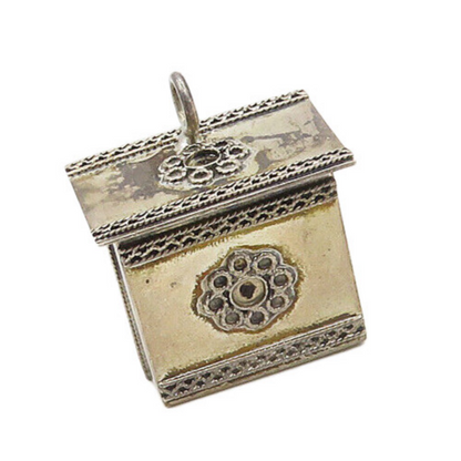 ISRAEL 925 Silver  Vintage Floral Swirl Detail Box Pendant (OPENS)  PT13911