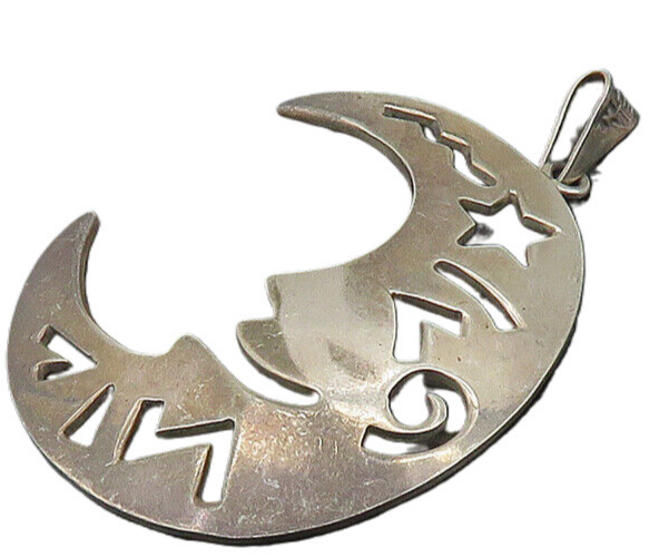MEXICO 925 Silver  Vintage Crescent Moon Face Cutout Detail Pendant  PT17030