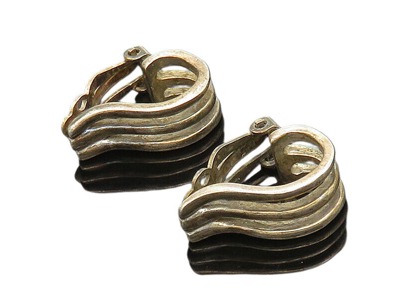 RAGE 925 Sterling Silver  Vintage Love Heart Half Non Pierce Earrings  EG9871