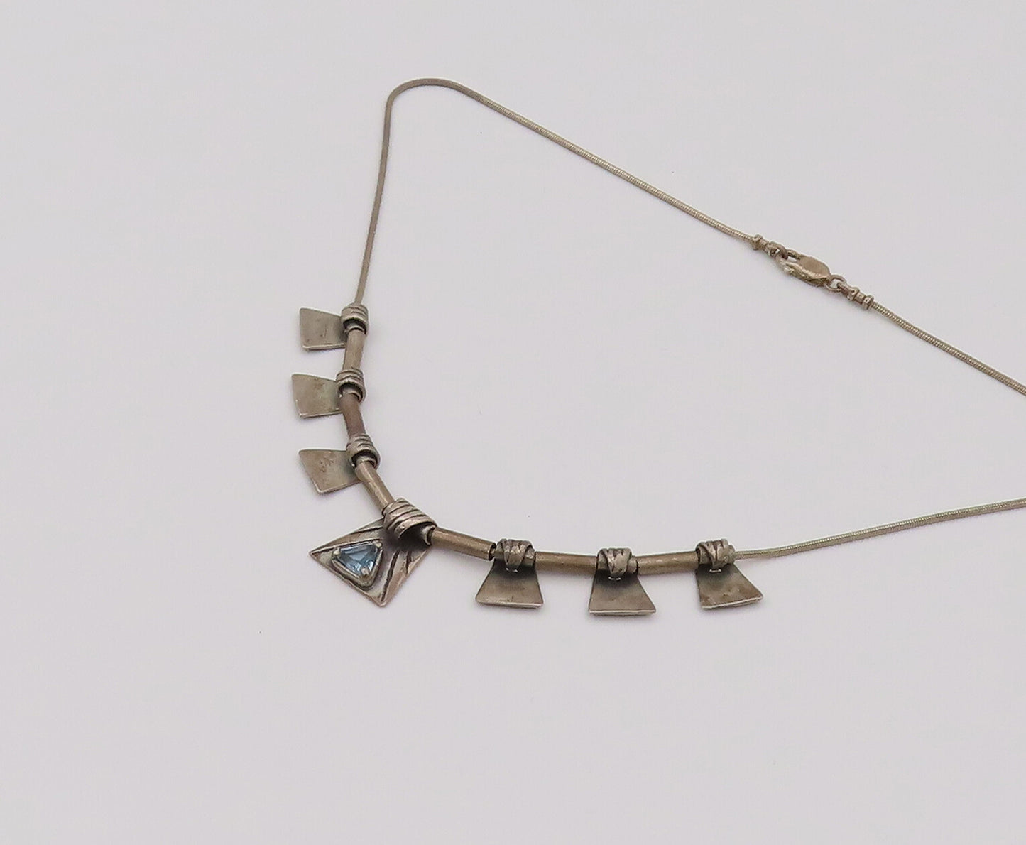 925 Sterling Silver  Vintage Designer Dented Movable Charm Necklace  NE4126