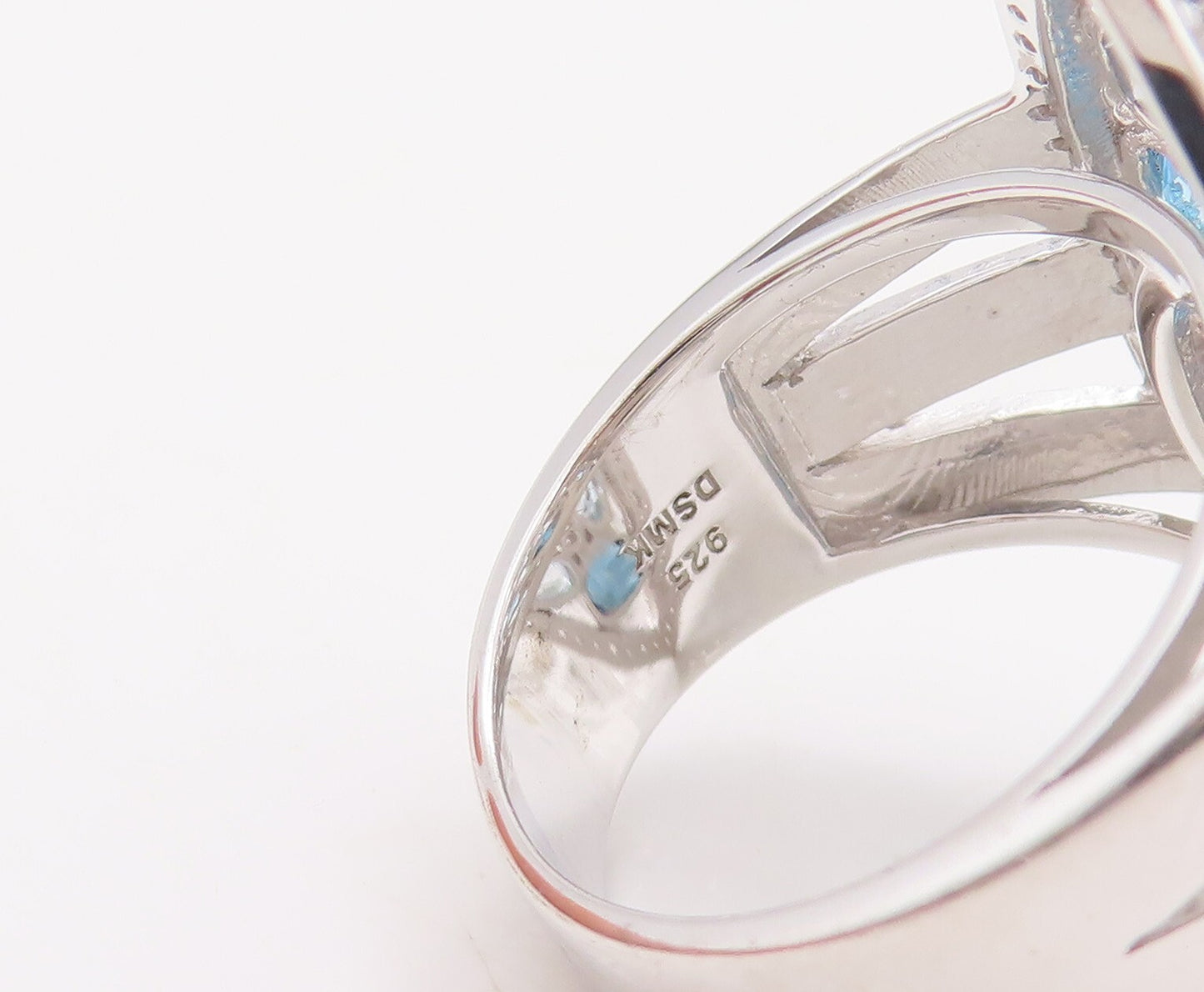 925 Sterling Silver Vintage Ring Carved Oval Cut Blue Topaz Inlay  Sz 7  RG29847
