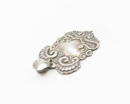 925 Sterling Silver  Vintage Pretzel Swirl Detail Drop Pendant  PT14421