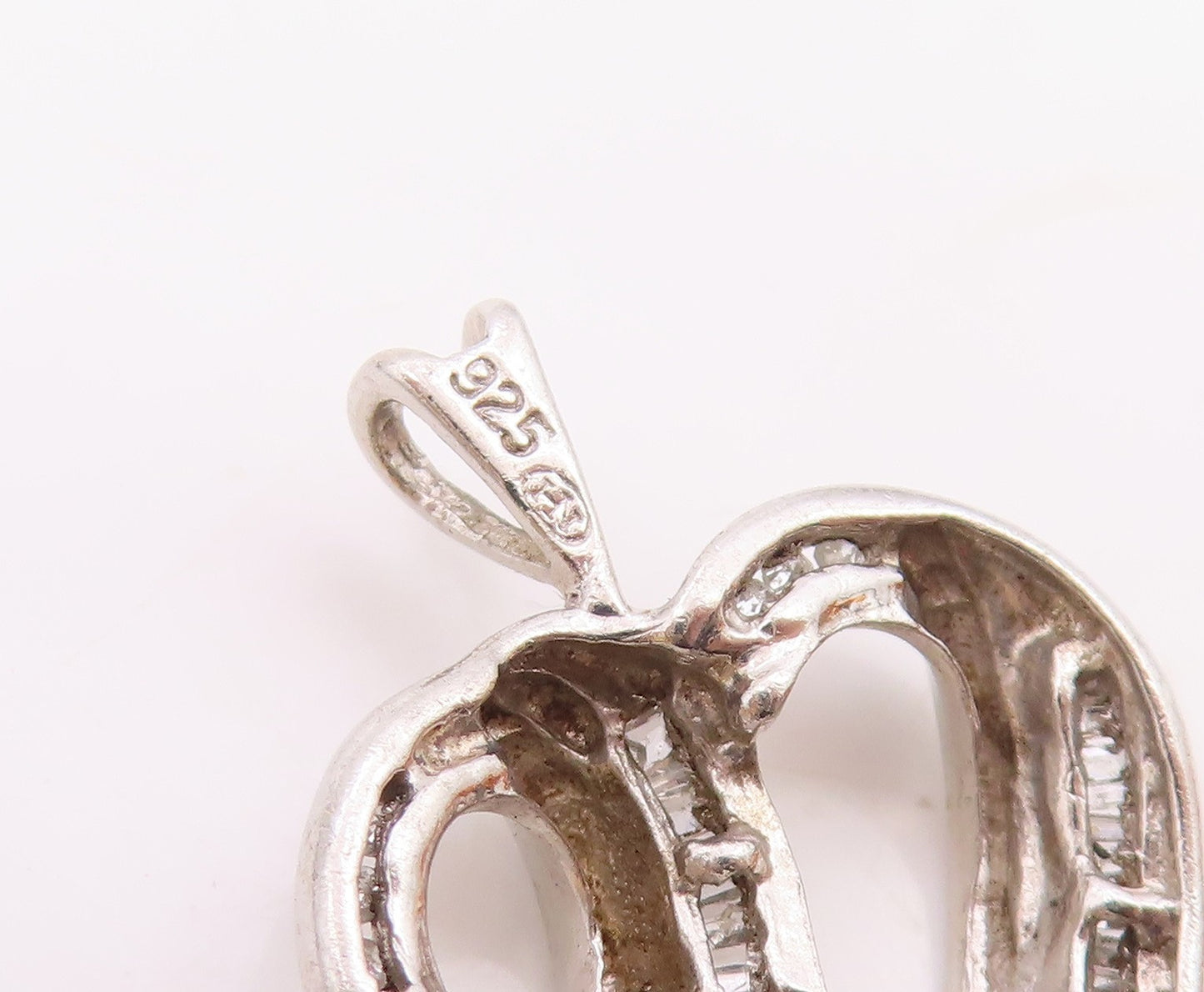 925 Sterling Silver  Vintage Genuine Diamonds Open Love Heart Pendant  PT17620