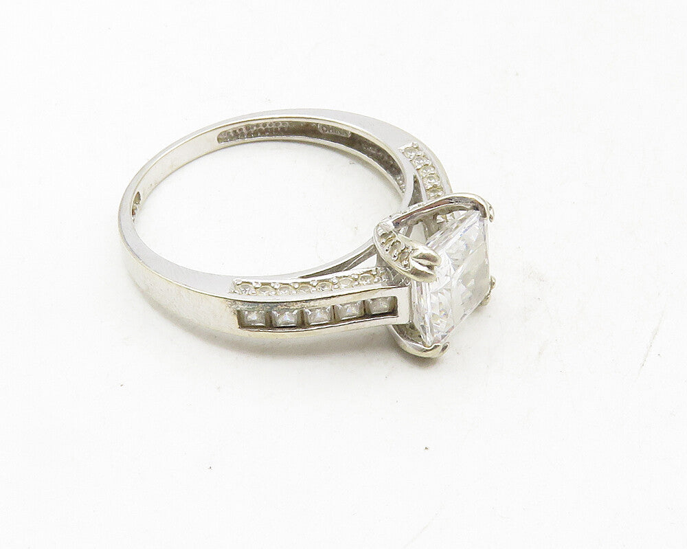 925 Sterling Silver  Cubic Zirconia Solitaire With Accents Ring Sz 11  RG9939