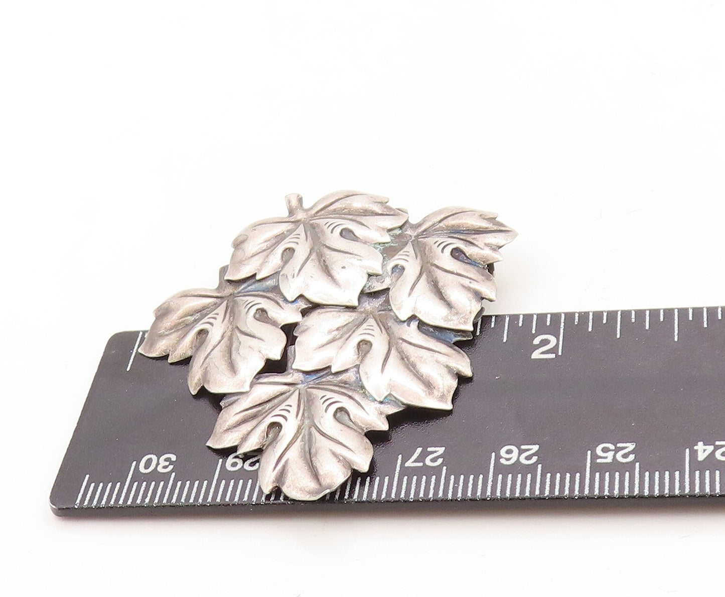 925 Sterling Silver Vintage Brooch Pin Dark Tone Carved Leaves Cluster   BP11345