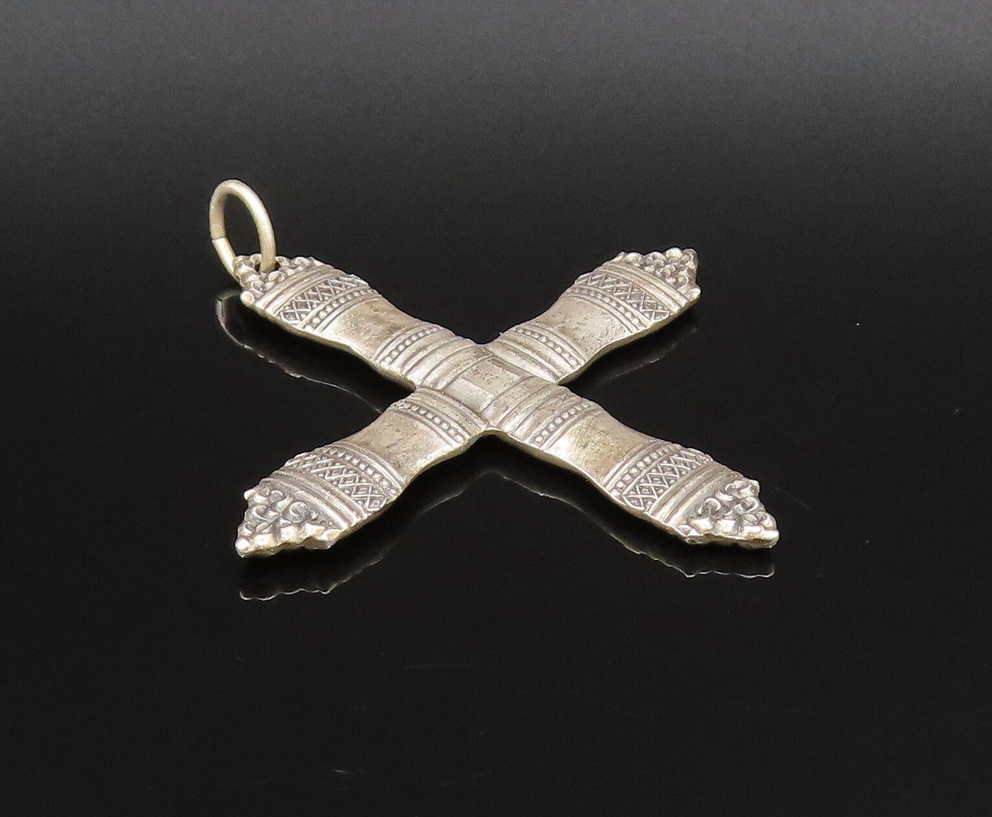 TOWLE 925 Silver  Vintage Dotted & Diamond Shape Pattern Cross Pendant PT21774