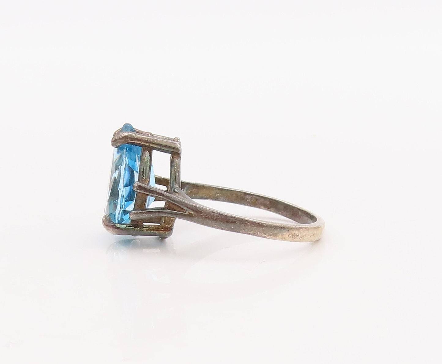 925 Sterling Silver Vintage Ring Cutout Neck Drop Cut Blue CZ  Sz 5  RG28731