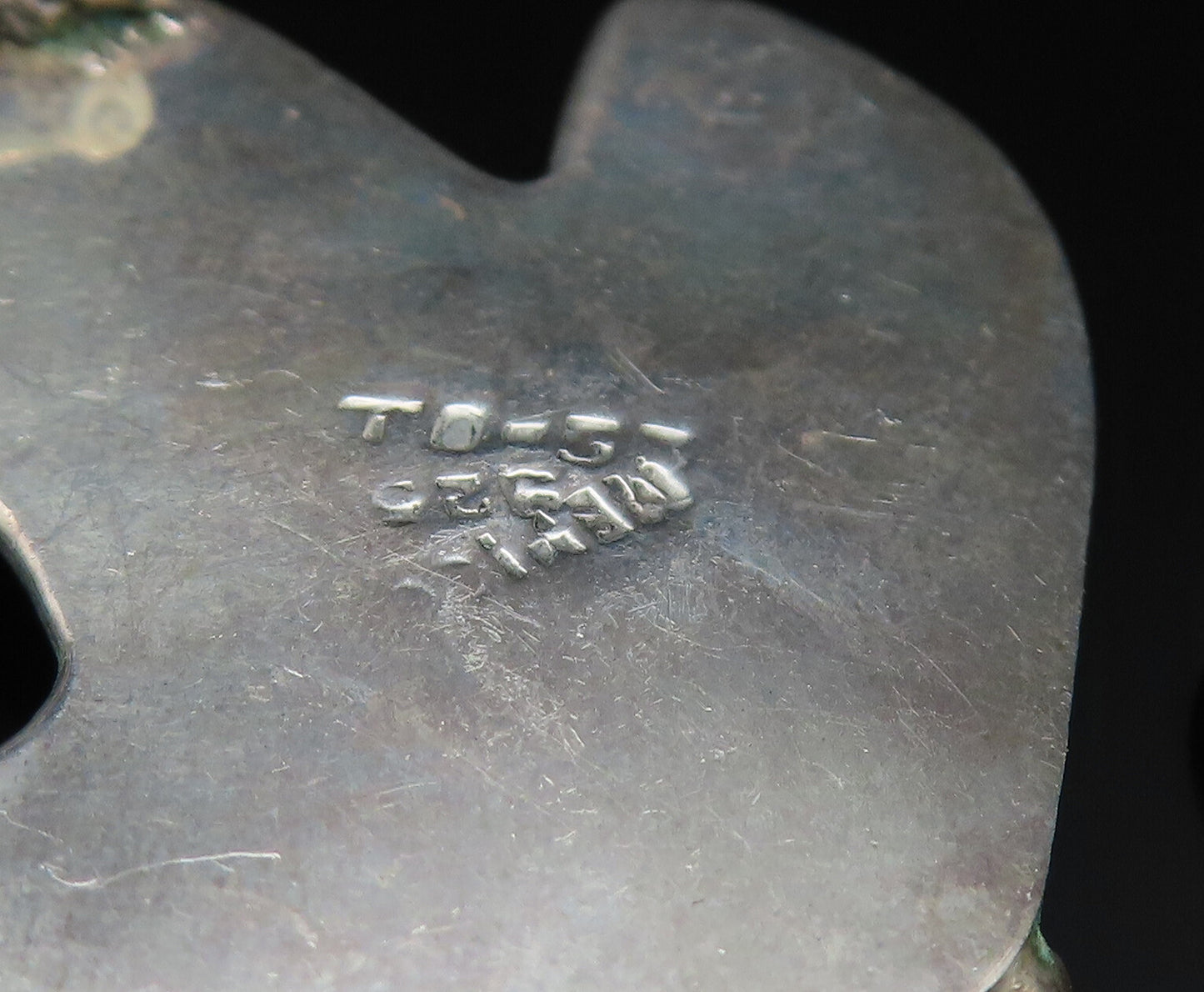 MEXICO 925 Silver  Vintage Sculpted Two Tone Sitting Dog Brooch Pin  BP9681