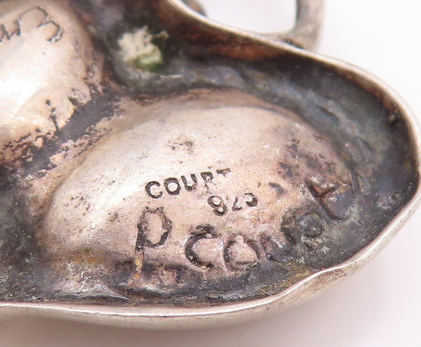 925 Sterling Silver Vintage Pendant Brutalist Wave Carved Oval Design  PT24181