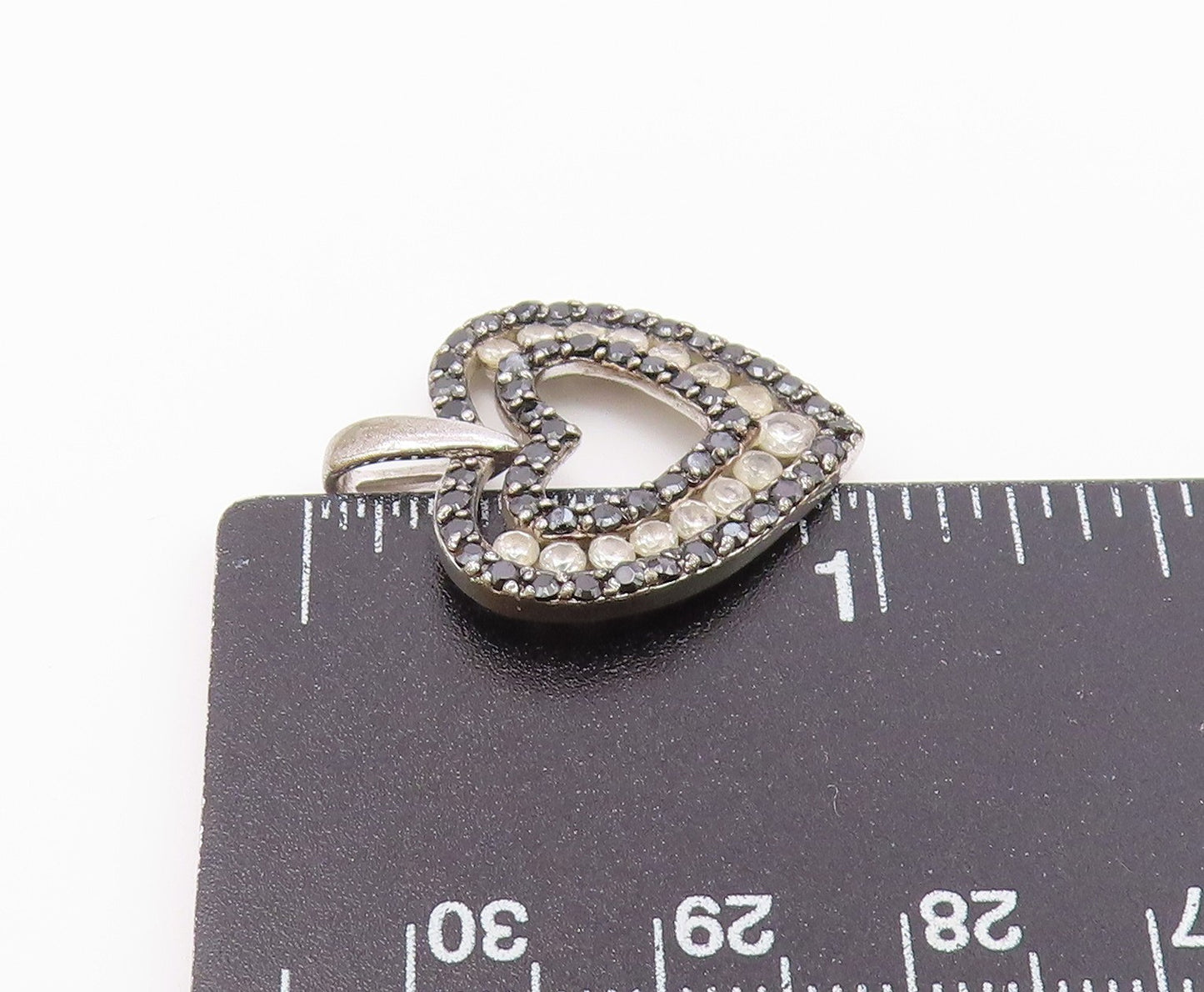 925 Sterling Silver  Vintage Topaz & Black Hematite Heart Pendant  PT16435