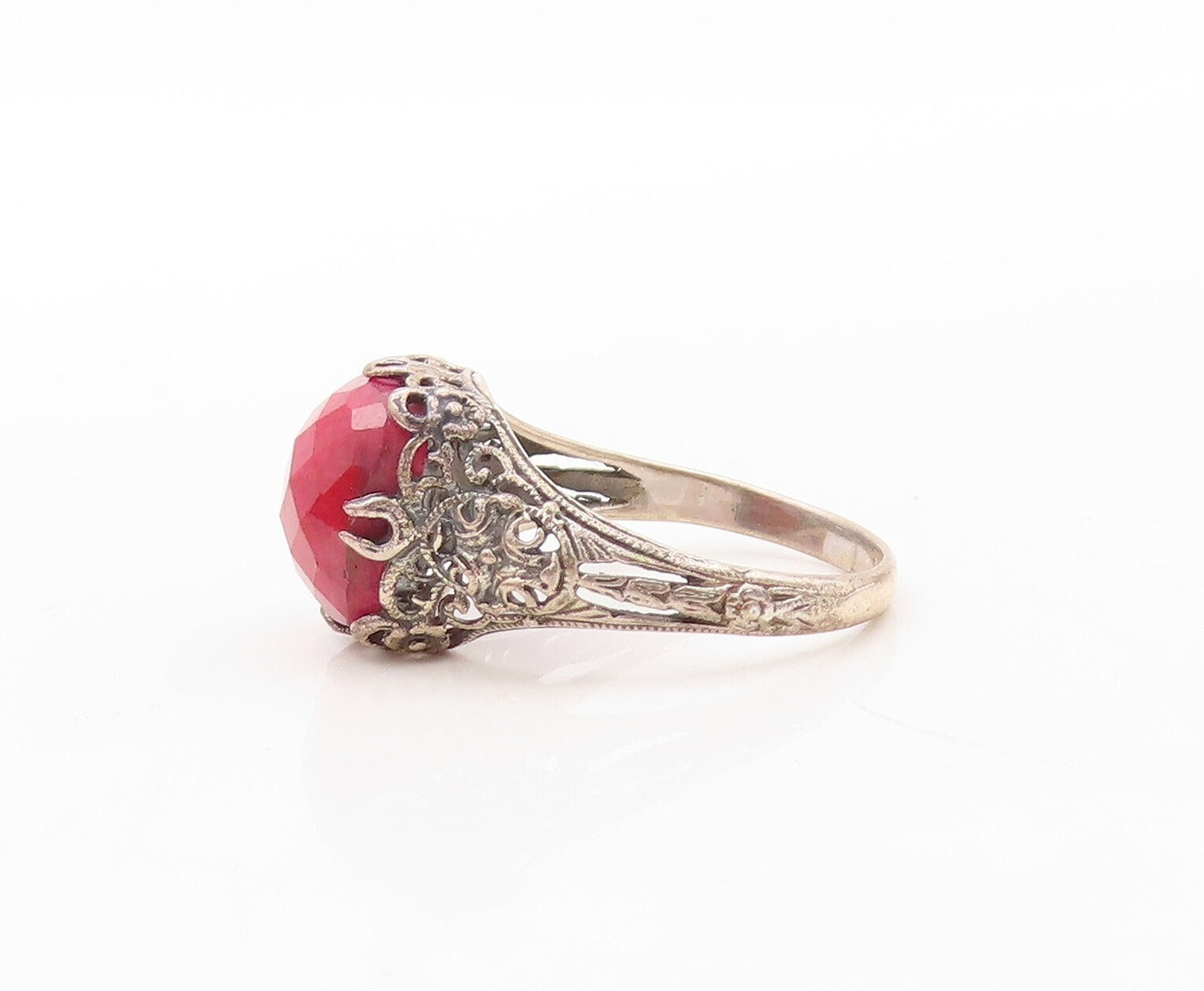 925 Sterling Silver Vintage Ring Red Gemstone Designer Cutout  Sz 8.5  RG30673