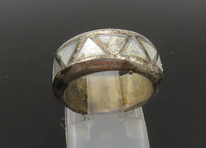 SOUTHWESTERN 925 Sterling Silver Vintage Mother Of Pearl Band Ring Sz 5 RG22899