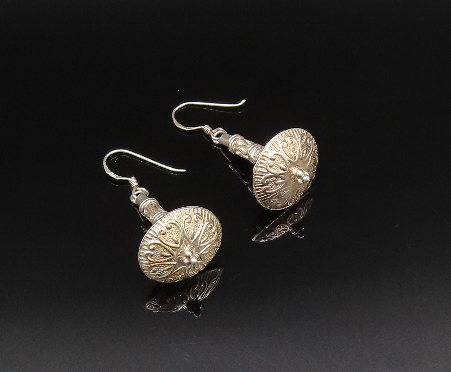 925 Silver  Vintage Wavy & Heart Pattern Oblate Dangle Earrings  EG12054