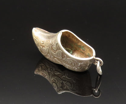 925 Sterling Silver  Vintage Sculpted Etched Pointed Shoe Pendant  PT21131