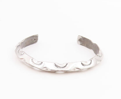 925 Sterling Silver Vintage Bracelet NAVAJO Etched Wavy Knife Edge Cuff  BT11649
