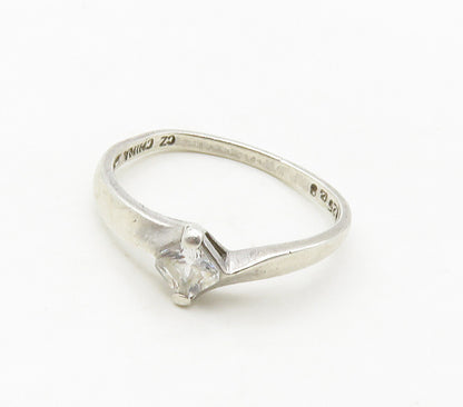 925 Sterling Silver  Petite White Topaz Bypass Solitaire Ring Sz 7.5  RG16793