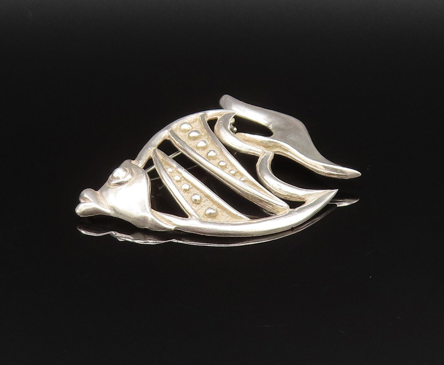 925 Sterling Silver  Vintage Carved Beaded Fish Cutout Brooch Pin  BP9571