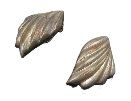 925 Sterling Silver  Vintage Dark Tone Scalloped Non Pierce Earrings  EG7661