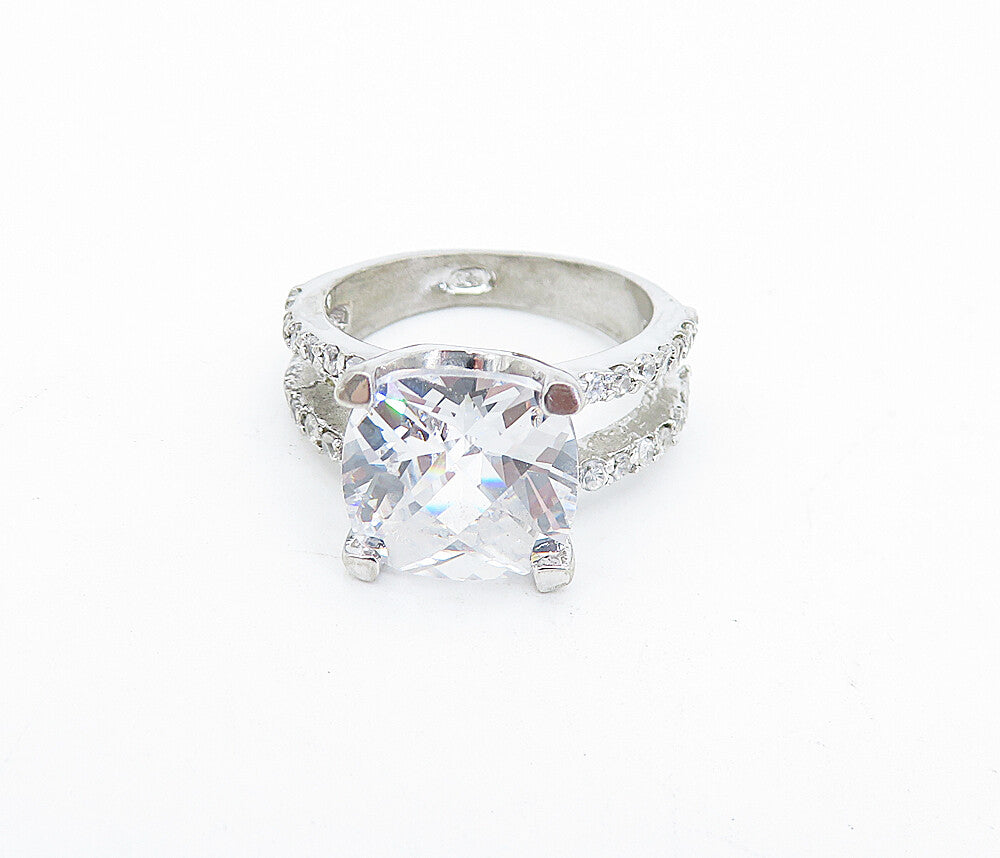 925 Sterling Silver  Cubic Zirconia Solitaire With Accents Ring Sz 5  RG5291