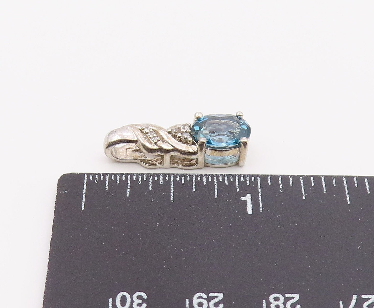 925 Sterling Silver  Vintage Shiny Prong Set Blue Topaz Pendant  PT15849
