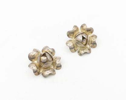 925 Sterling Silver  Vintage Shiny Floral Motif Non Pierce Earrings  EG9382