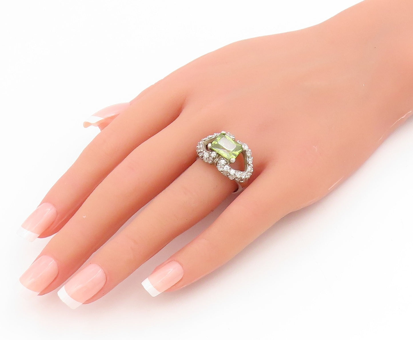 925 Sterling Silver Vintage Ring Peridot & CZ Open Love Heart  Sz 8.5  RG34434