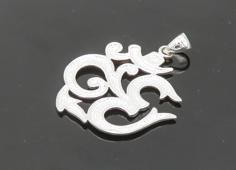 925 Sterling Silver  Vintage Spiritual "OM" Symbol Meditation Pendant  PT17196