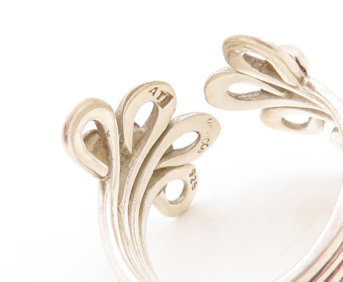 925 Sterling Silver Vintage Ring Solid Cutout Floral Design  Sz 12  RG31405