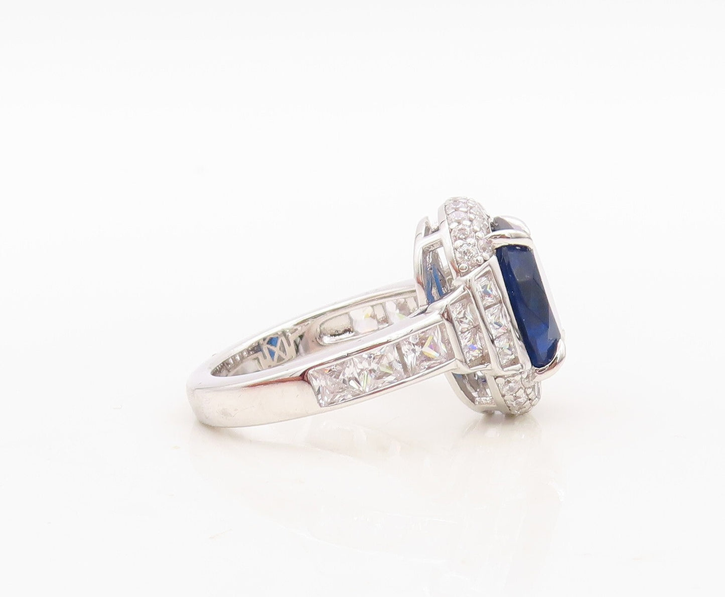 925 Sterling Silver Vintage Ring Oval Cut Sapphire Halo CZ Inlay  Sz 7 RG30507