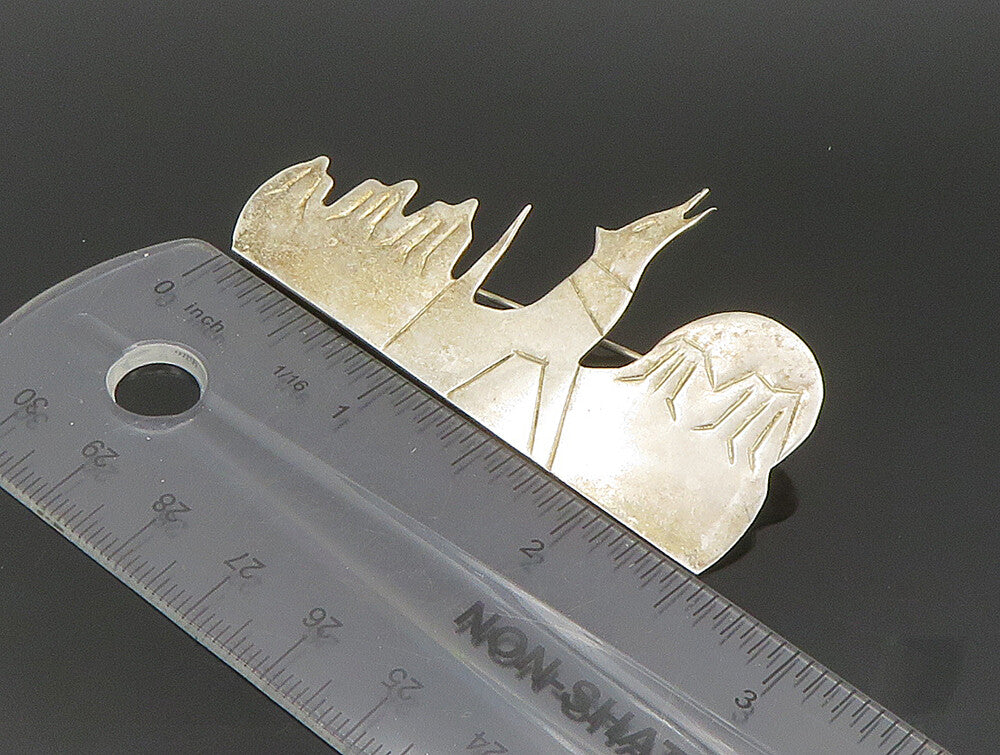 925 Sterling Silver  Vintage Howling Wolf In The Woods Brooch Pin  BP9356