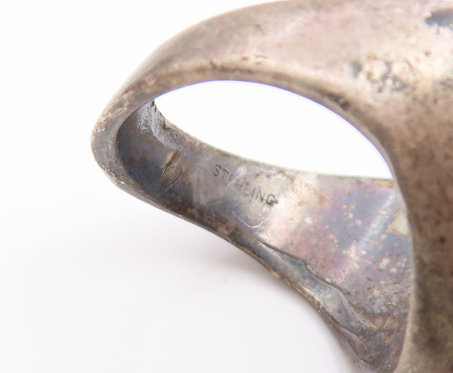 925 Sterling Silver Vintage Ring Modernist Letter V Initial Band Sz 5.5 RG35292