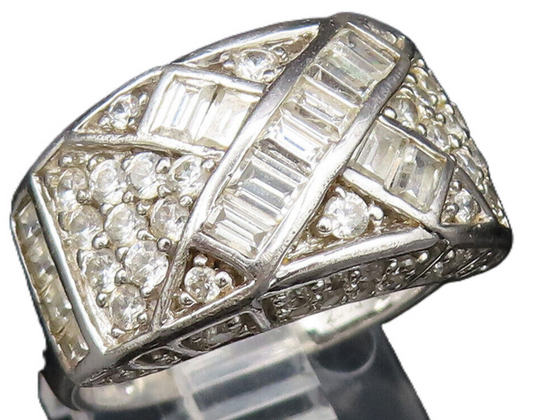925 Silver  Vintage Crisscross Detail Cubic Zirconia Band Ring Sz 7.5  RG25392