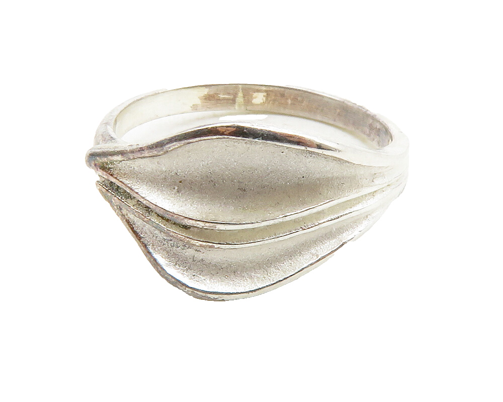 925 Sterling Silver  Vintage Shiny Sculpted Matte Band Ring Sz 6.5  RG13174
