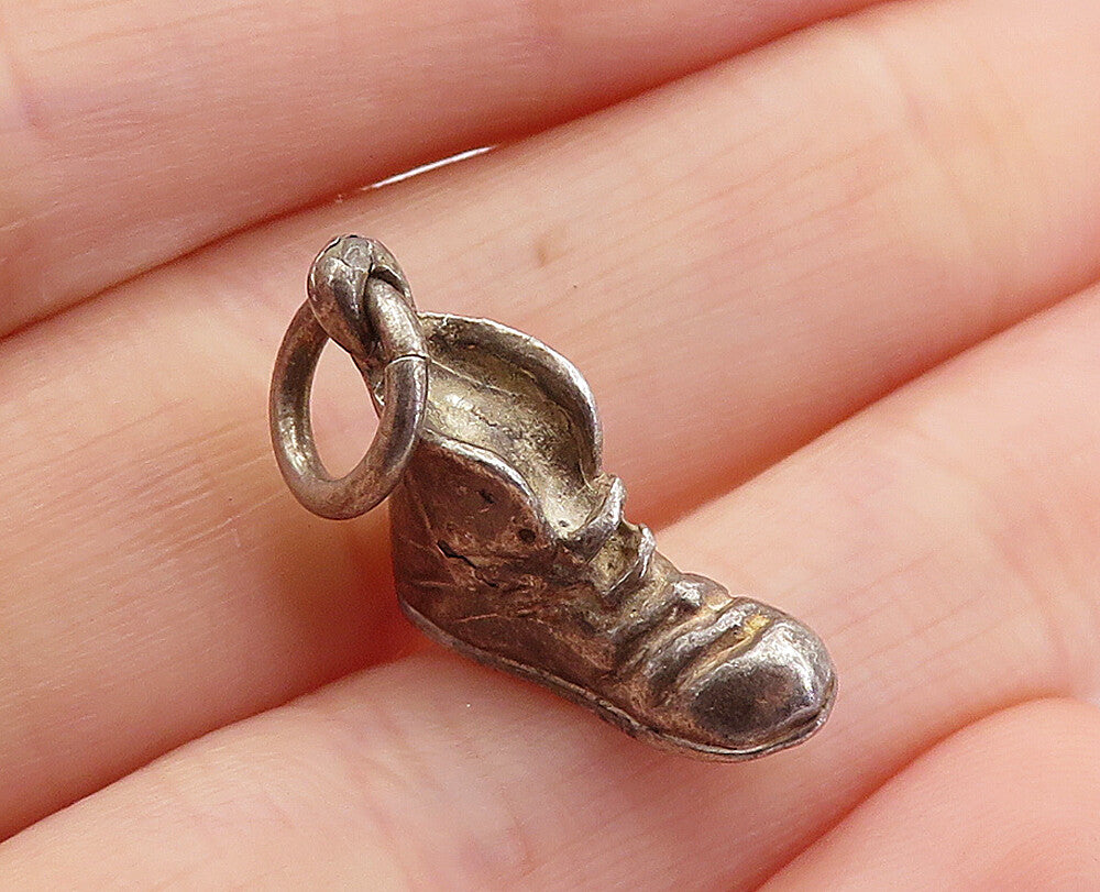 925 Sterling Silver  Vintage Petite Old Fashioned Boot Motif Pendant  PT3923