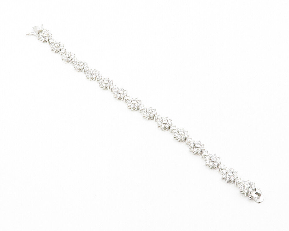925 Sterling Silver  Sparkling Cubic Zirconia Floral Chain Bracelet  BT5712