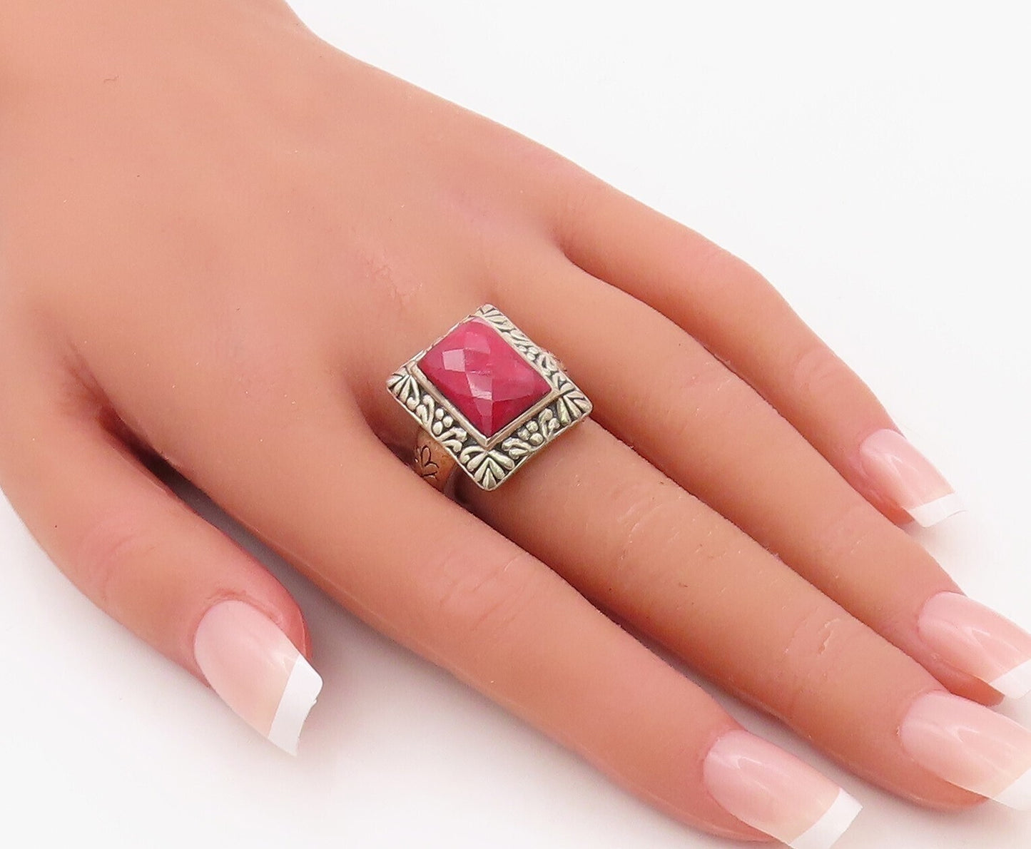 925 Sterling Silver Vintage Ring Red Gemstone Floral Fame Carved  Sz 8  RG30765