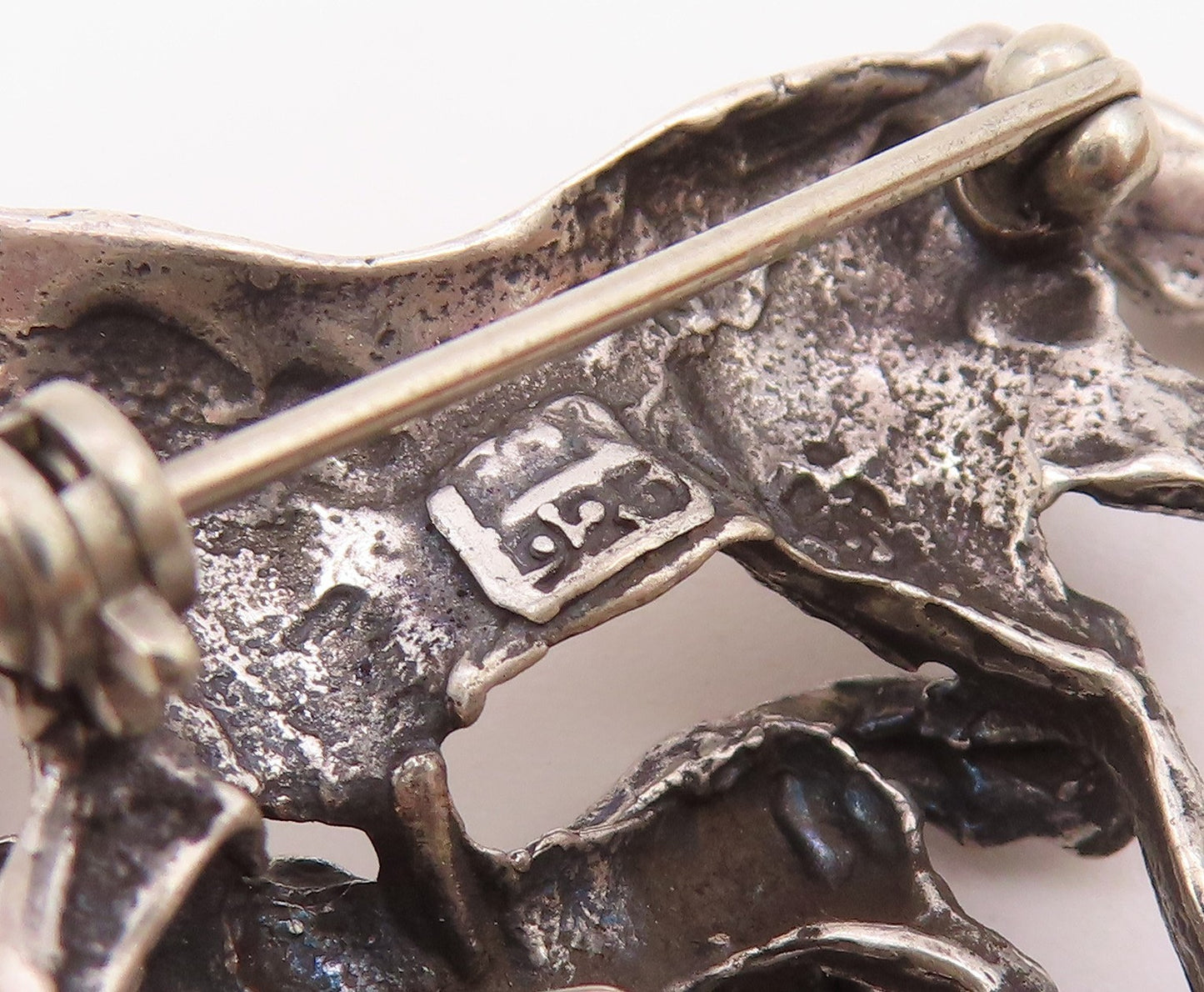 925 Sterling Silver Vintage Carved Horse Mom With Baby Horse Brooch Pin BP9832