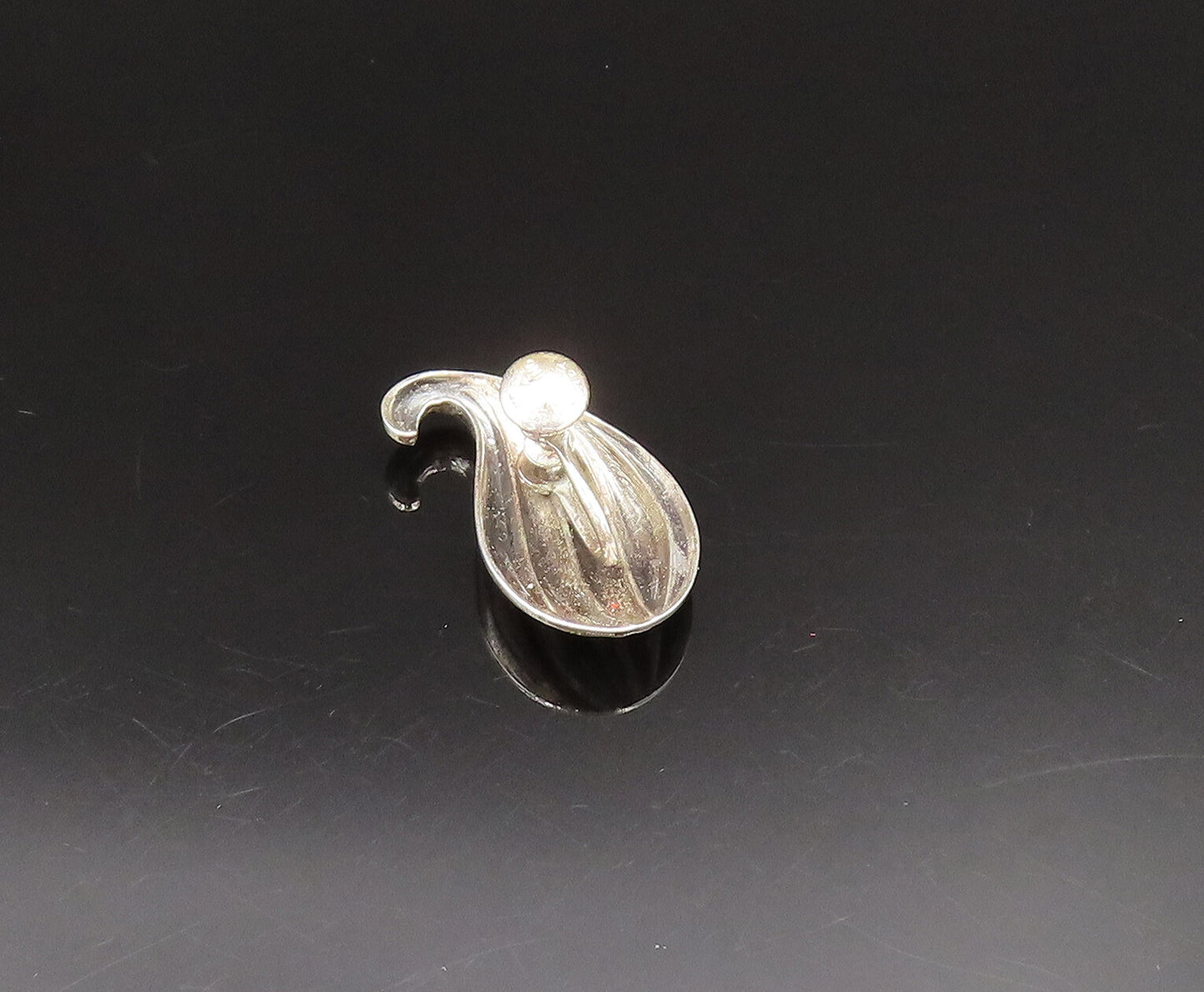 JEWELART 925 Silver  Vintage Unique Ribbed Swirl Screw Back Earrings  EG11934