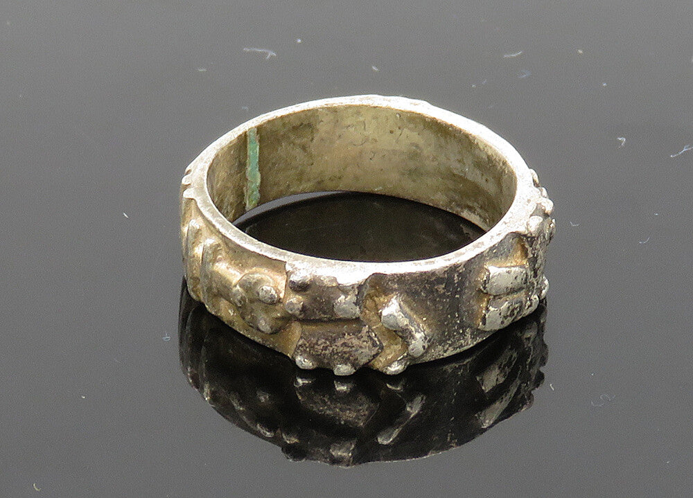 925 Sterling Silver  Vintage Dark Tone Raised Detail Band Ring Sz 7  RG21641