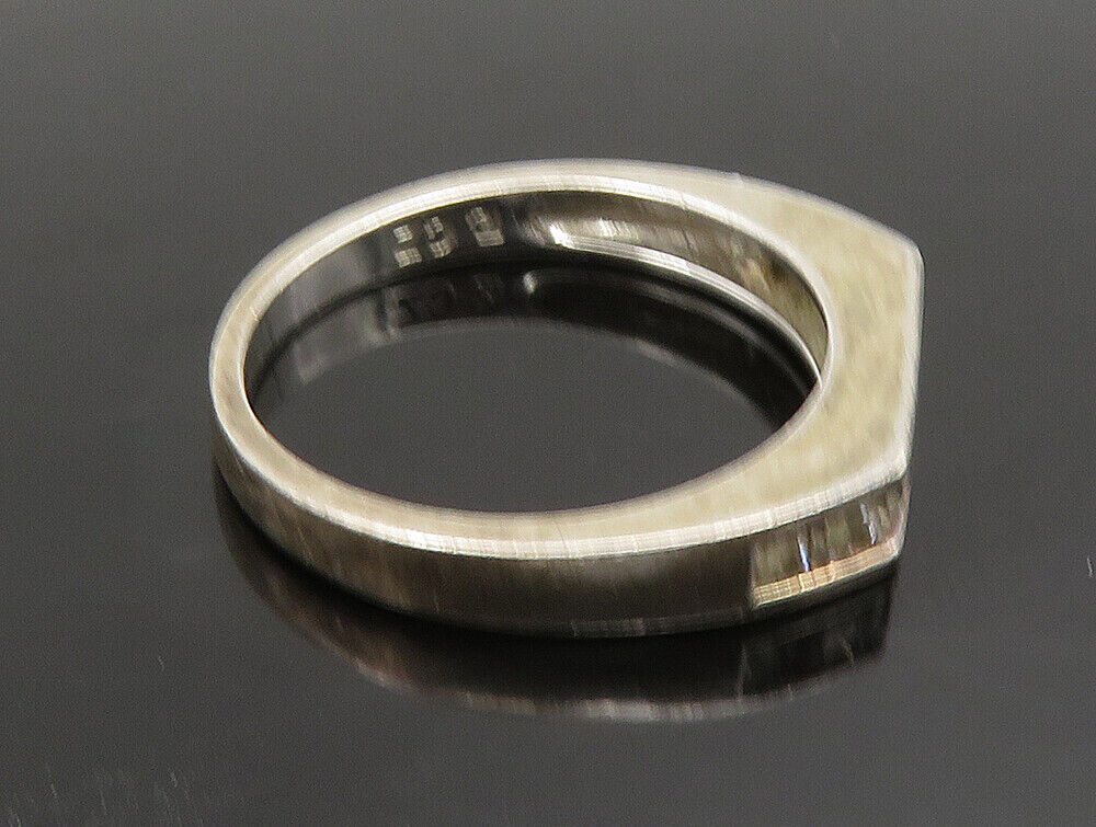 925 Sterling Silver  Vintage Minimalist Sparkly Topaz Band Ring Sz 6  RG24429